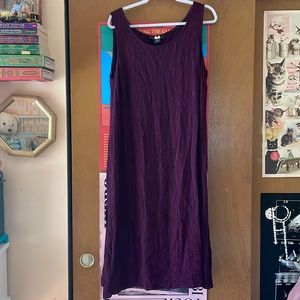 Simple sleeveless purple dress